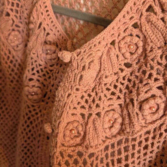 Vintage Pink Crochet Floral pearl Cardigan Sweater Cottage core Grandma Soft - Picture 12 of 12